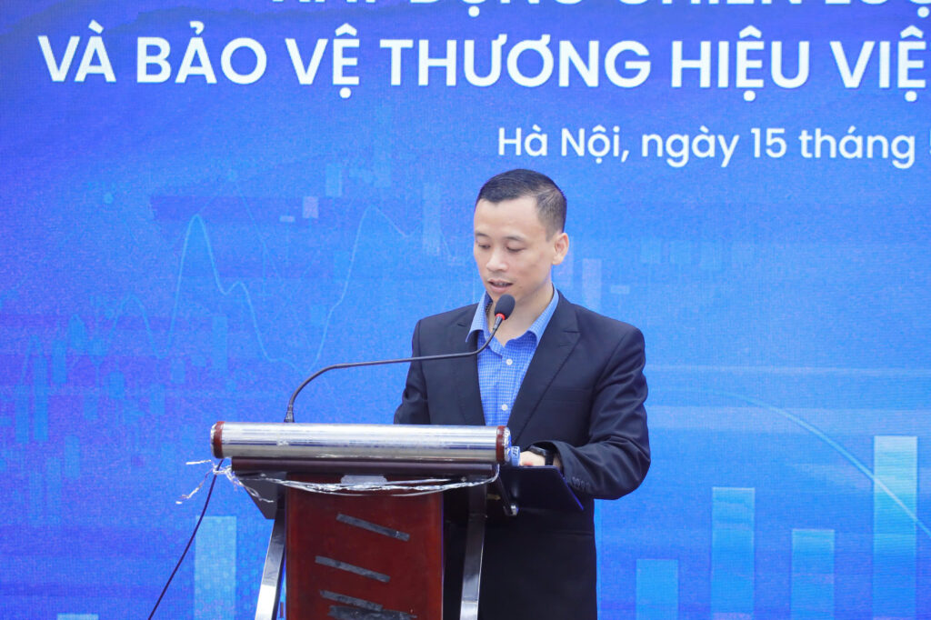 Hình ảnh ông Phạm Thắng phát biểu khai mạc chương trình